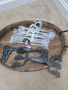 Set of Hangers in Black & Clear - Tray Not Included